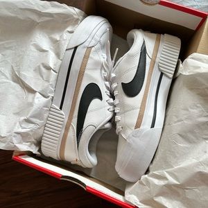 Nike Court Legacy Lift